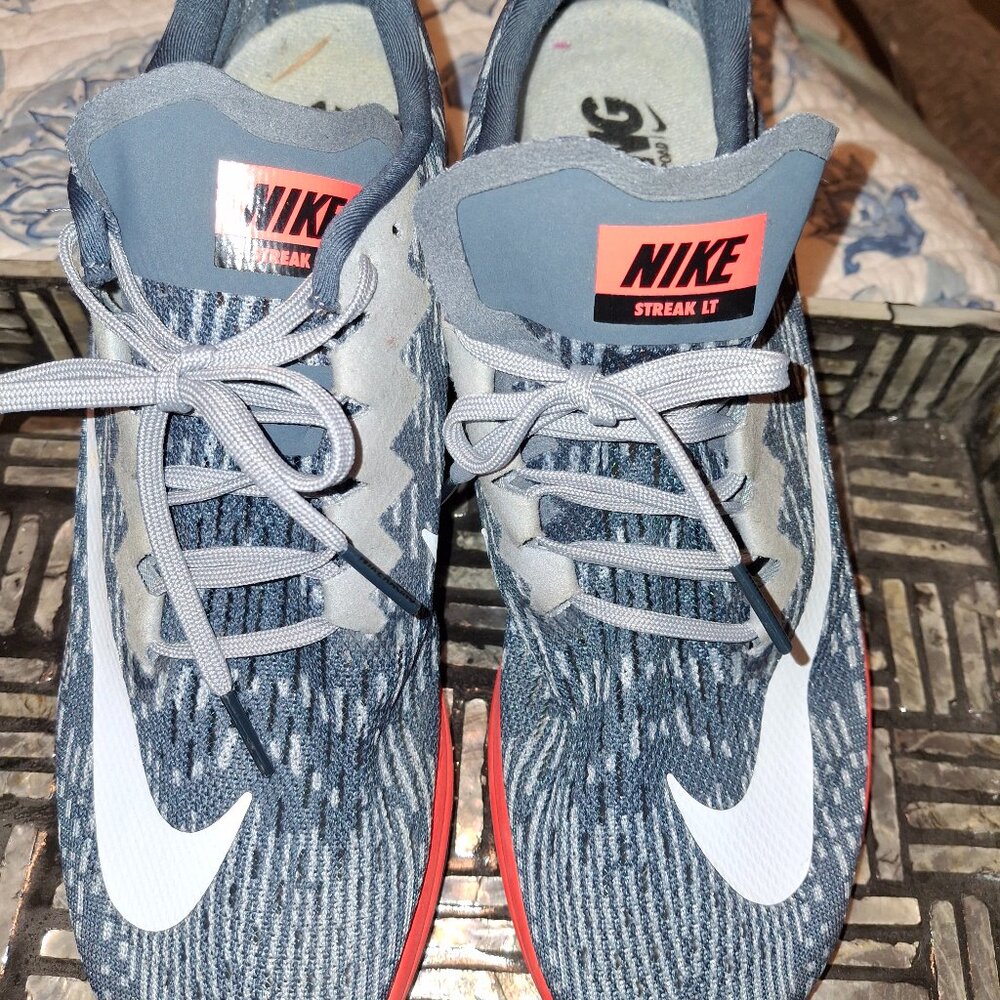Nike Air Zoom Streak LT 4 Running Shoes (women's size 11)  Convert